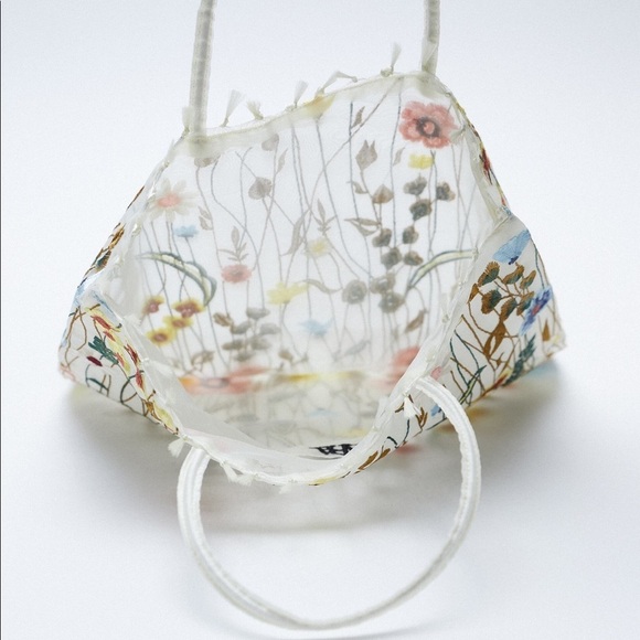 NWT. Zara Cream Tulle Floral Embroidery Bag/Tote. - Picture 4 of 7